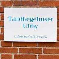 tandlaegehuset-ubby.dk logo